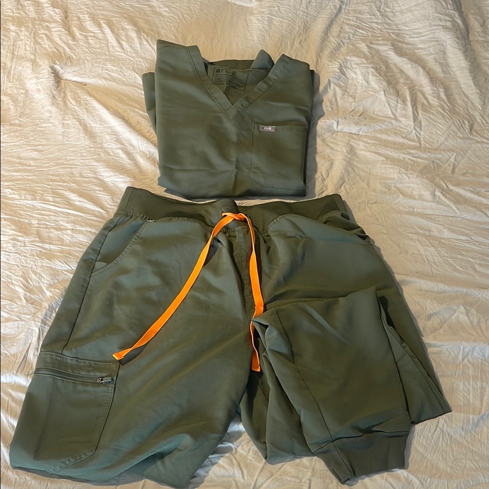 Figs Olive Green Scrub Top and Bottom set LARGE